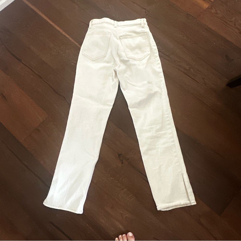 EUC Abercrombie & Fitch Ultra High Rise 90’s Straight Split Hem White Jeans - Picture 5 of 10